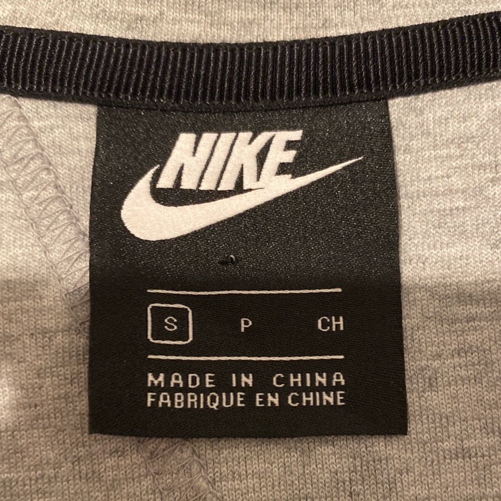 Nike tech jacket - Picture 4 of 4